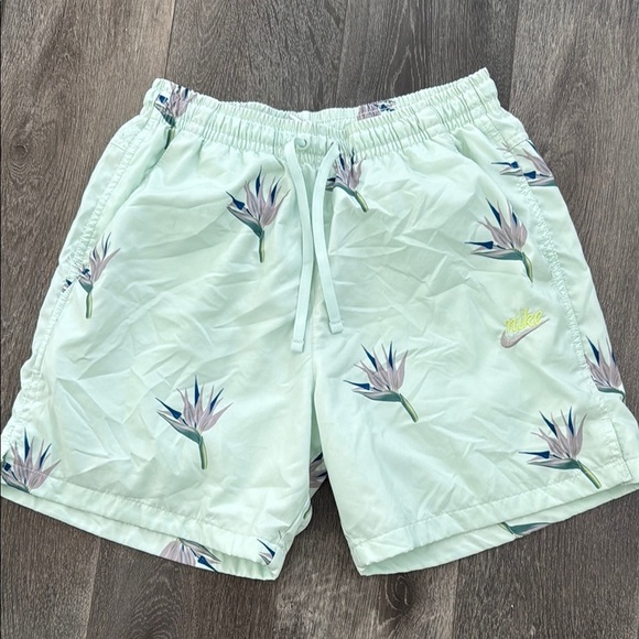 Nike Other - Nike Men's Floral Swim Shorts - Light Green